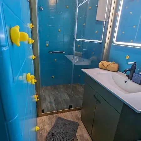 Tiny Smart Home, Private Garden & Outside Jacuzzi. Center Sintra! Διαμέρισμα *