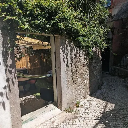 Tiny Smart Home, Private Garden & Outside Jacuzzi. Center Sintra! Apartment Sintra